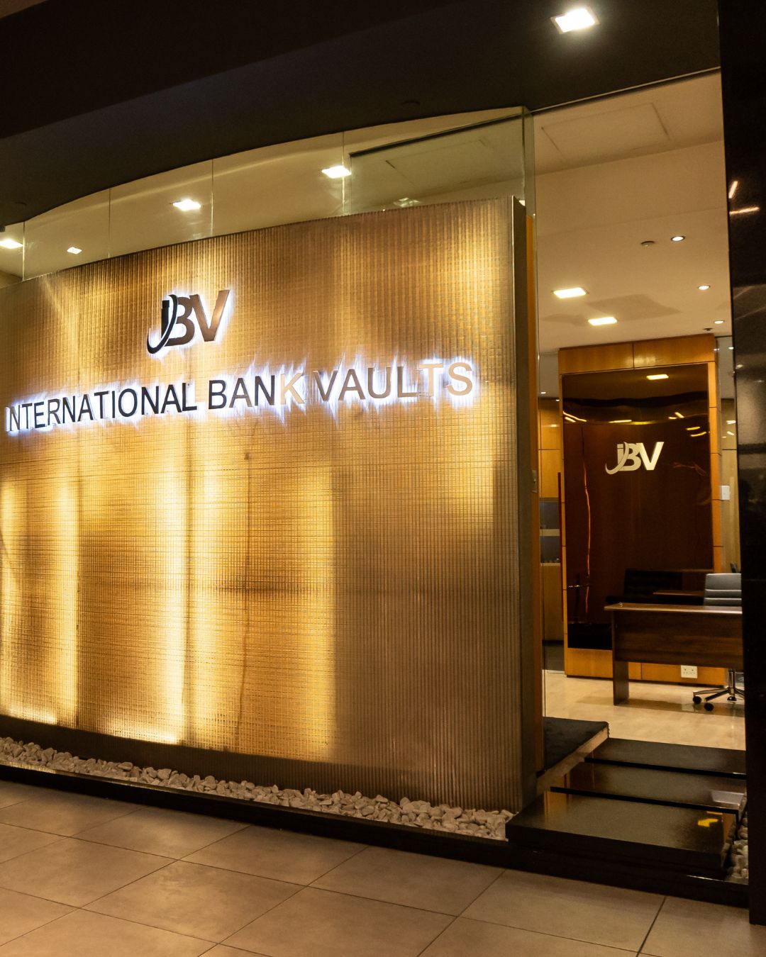 IBV Gold Nelson Mandela Square Studio